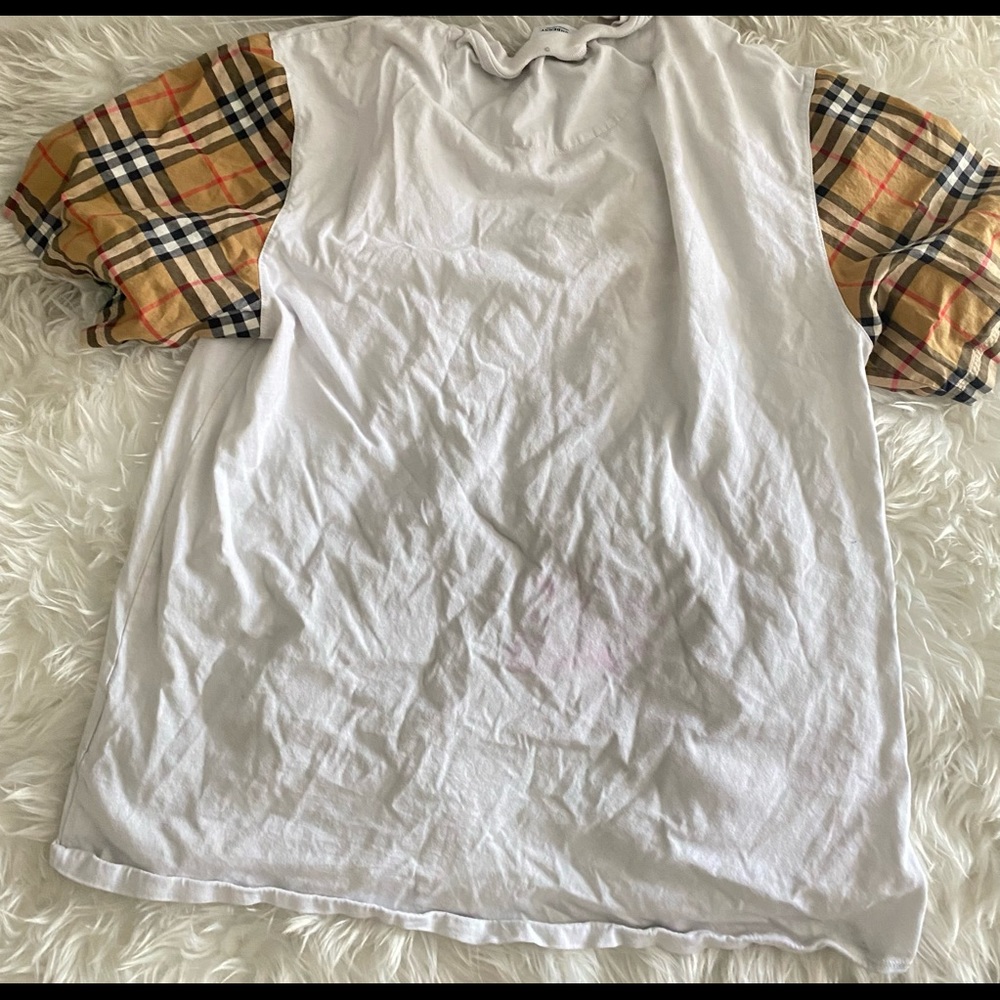 Burberry T-shirt